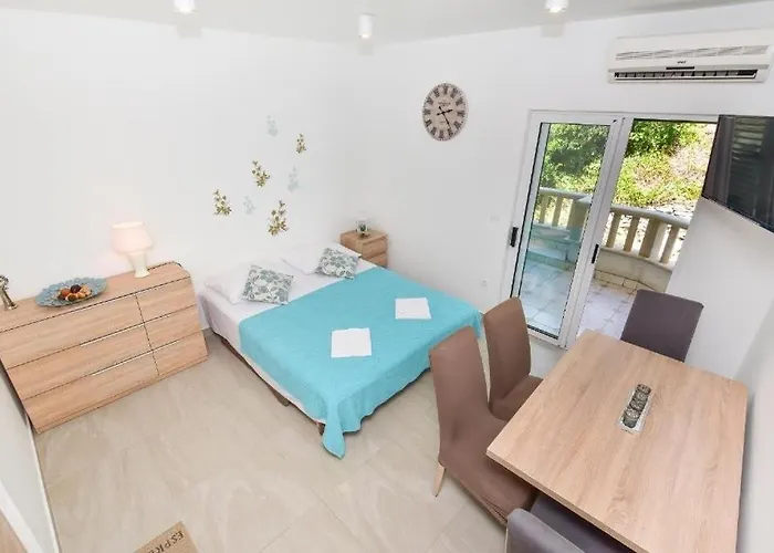 Διαμέρισμα With Parking Space - 24992