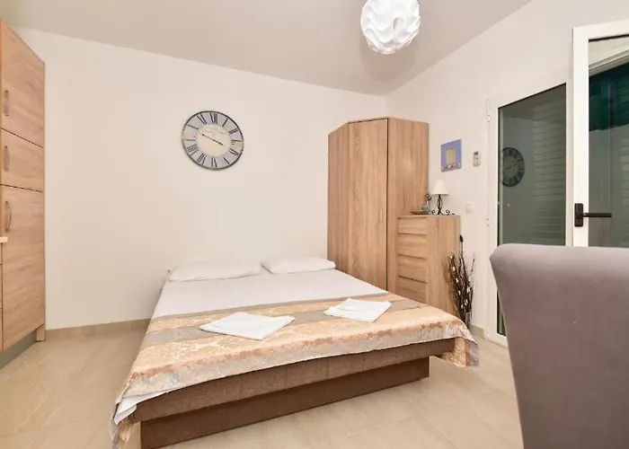 Διαμέρισμα With Parking Space - 24992