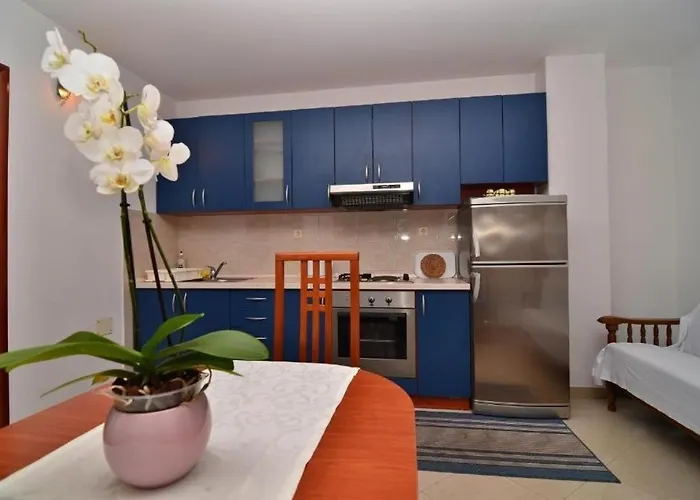 With Parking Space - 24992 * Μακάρσκα